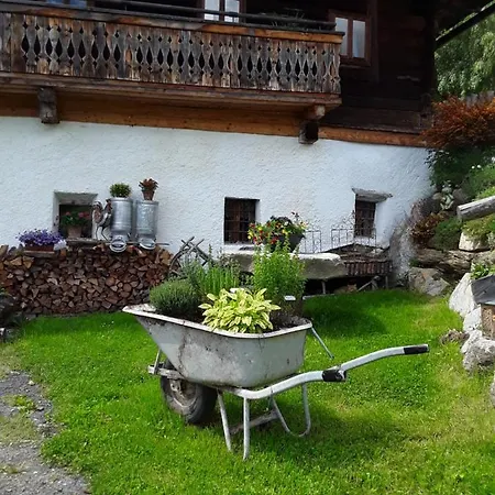 Tatil Evi Alte Haus Dienten am Hochkönig
