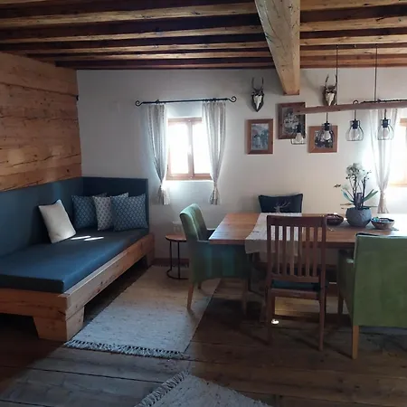 Alte Haus Динтен-ам-Хохкёниг